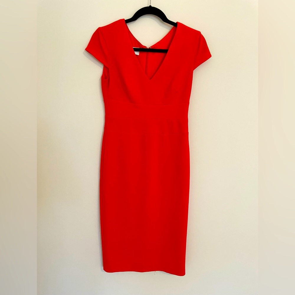 Donna Morgan | Short Sleeved Midi Dress in Coral